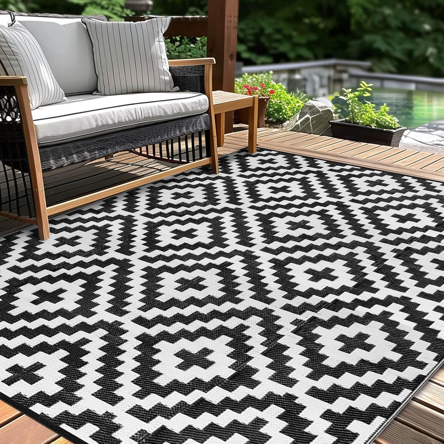 Kalafun Outdoor Patio Plastic Straw Rug, 4×6 ft, Black White | Waterproof, Reversible, For Camping RV Porch Balcony Deck Camper