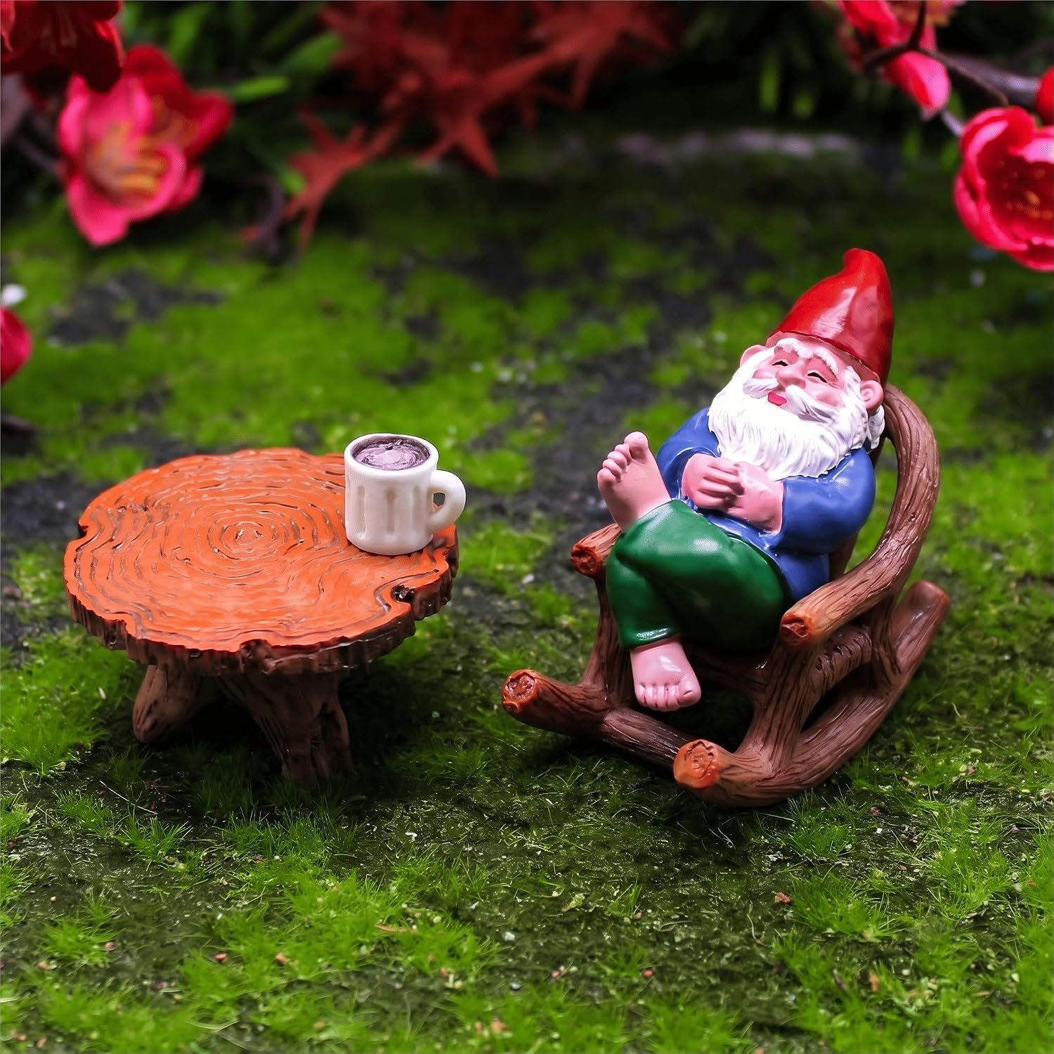 Garden Gnome Outdoor Statue Figurines Funny Gnomes with Miniature Resin Table Chairs Figurines, Gnome Decorations for Yard Home Patio Yard Lawn Balcony Porch Patio Desks Ornament