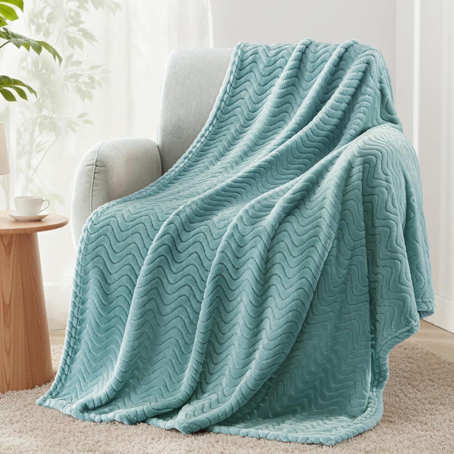 Exclusivo Mezcla Fleece Throw Blanket for Couch, Lightweight Jacquard Bed Blanket for Spring Summer, Soft Cozy Breathable Throws, Celadon, 50×70 Inches